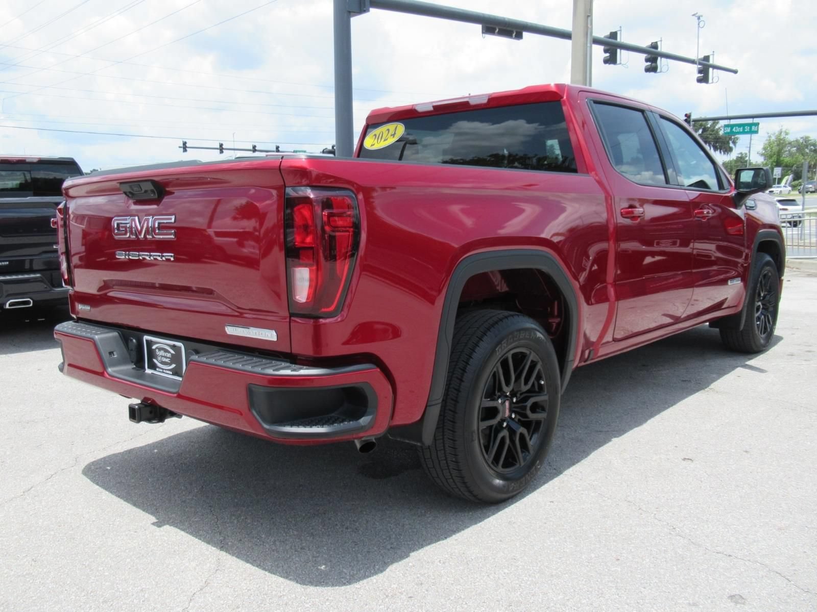 Used 2024 GMC Sierra 1500 Elevation RWD image 7