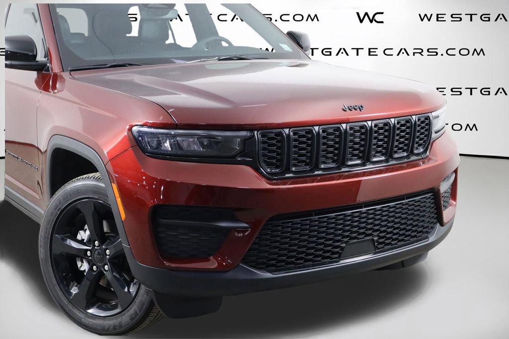 Used 2024 Jeep Grand Cherokee Altitude AWD/4WD image 52