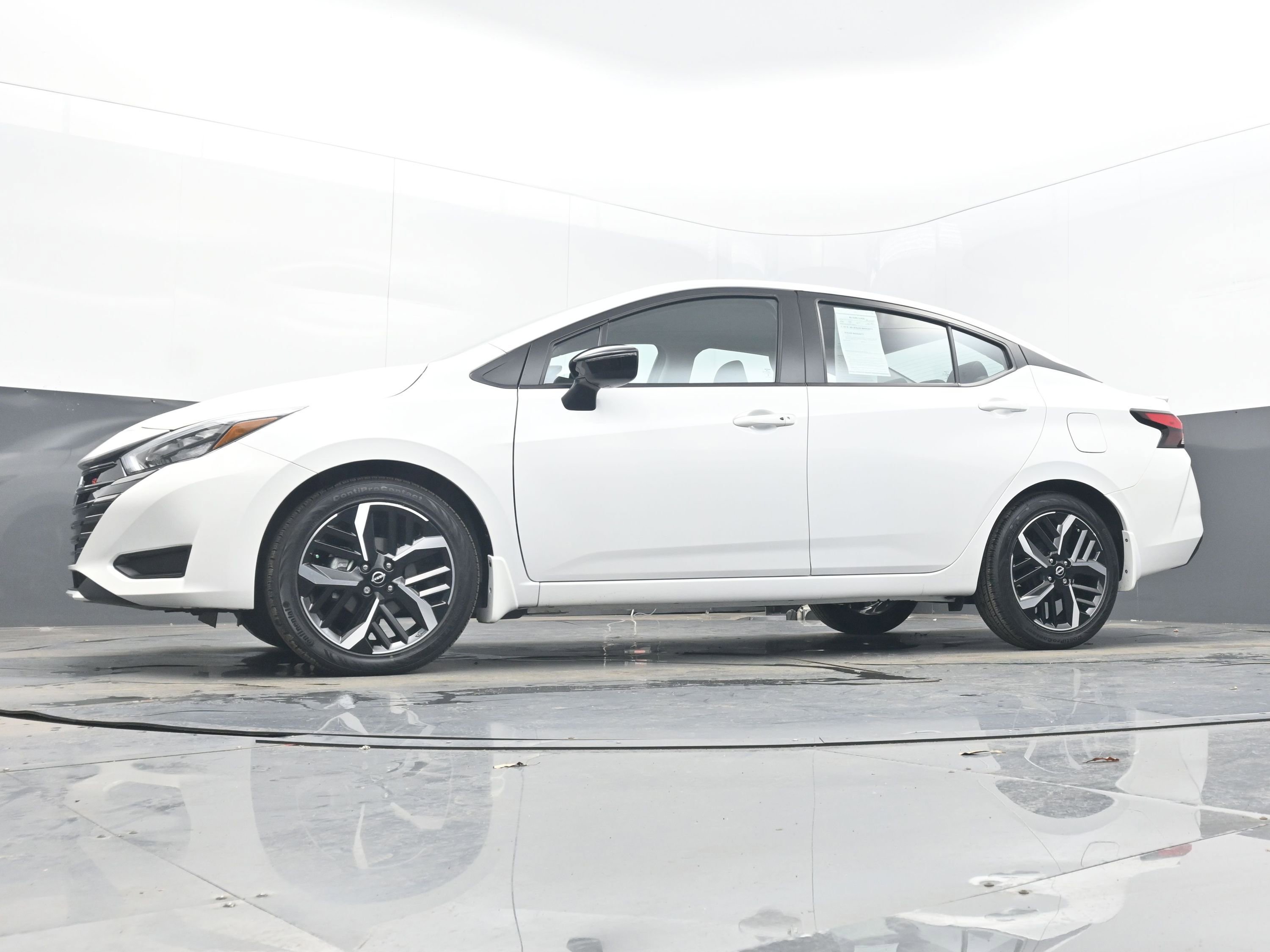 Certified 2025 Nissan Versa SR w/ Trunk Package image 26