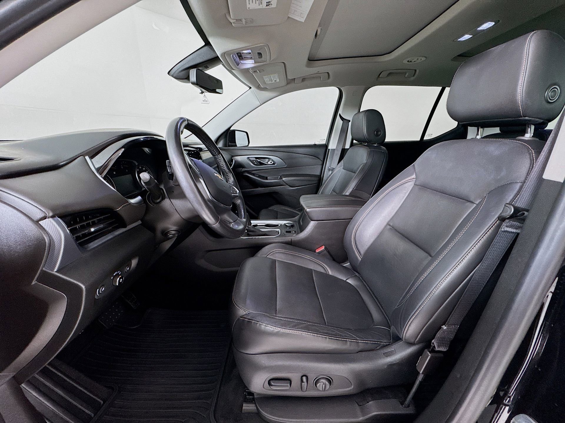 Used 2020 Chevrolet Traverse Premier image 23
