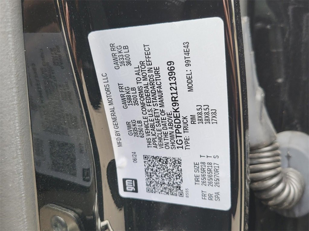 Used 2024 GMC Canyon AT4 w/ AT4 Premium Package image 34