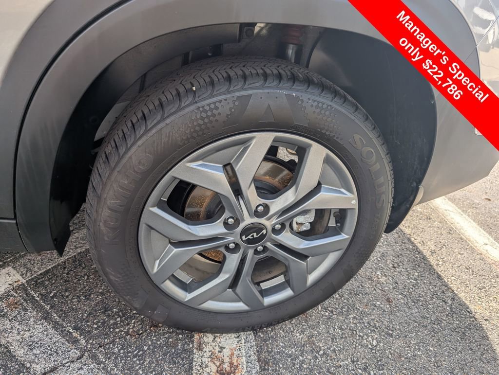 Used 2025 Kia Seltos LX AWD/4WD image 25