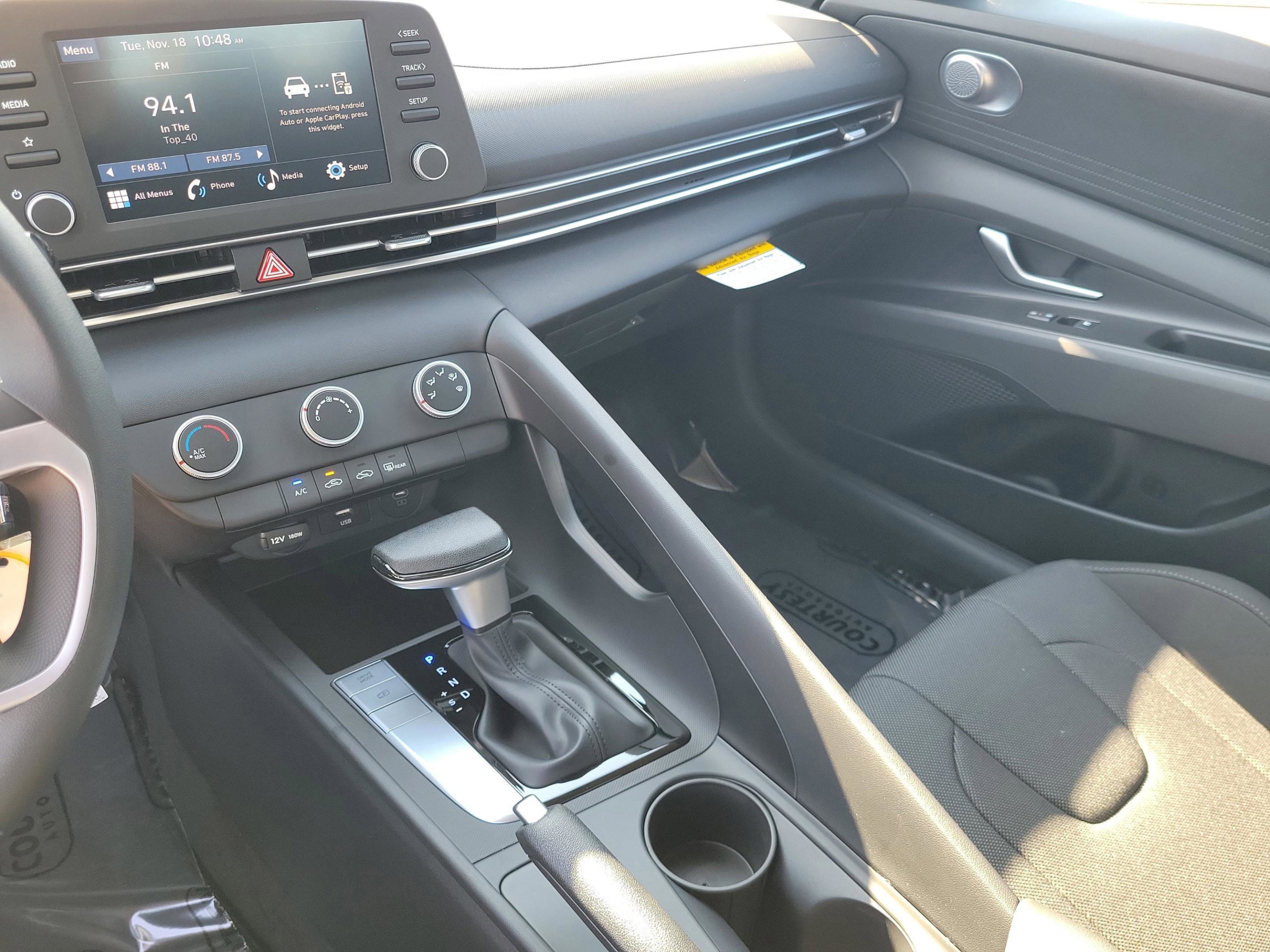 New 2026 Hyundai Elantra SE image 24