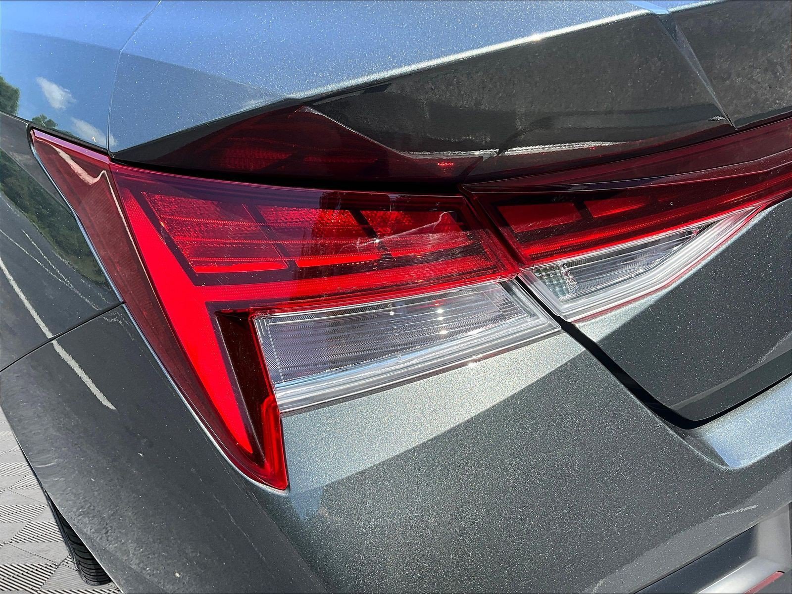 Used 2024 Hyundai Elantra Limited FWD image 23