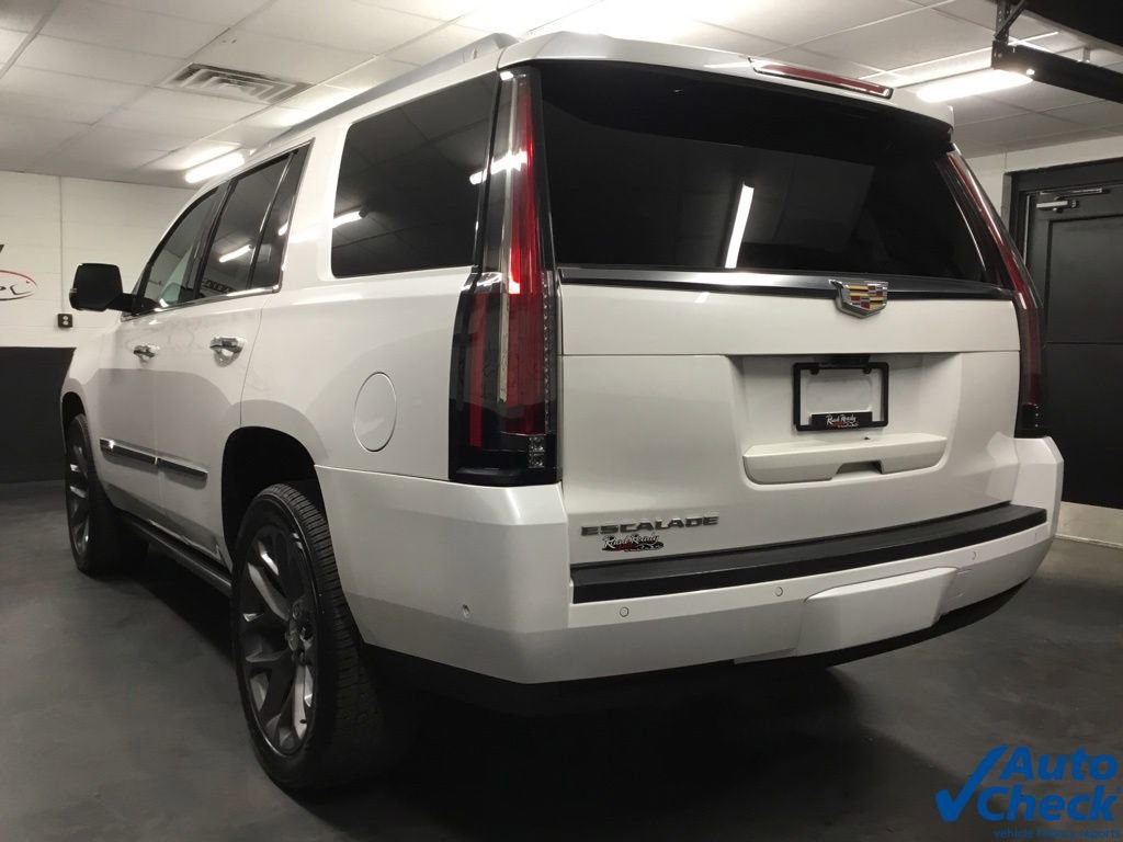 Used 2017 Cadillac Escalade Premium Luxury AWD/4WD image 8