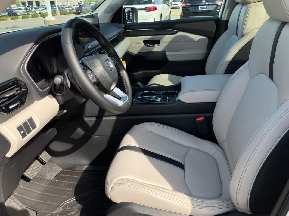 New 2026 Honda Pilot Touring image 32