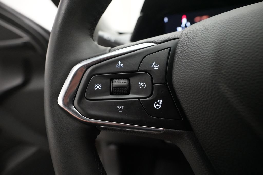 Used 2024 Chevrolet Trax LT w/ Driver Confidence Package FWD image 17