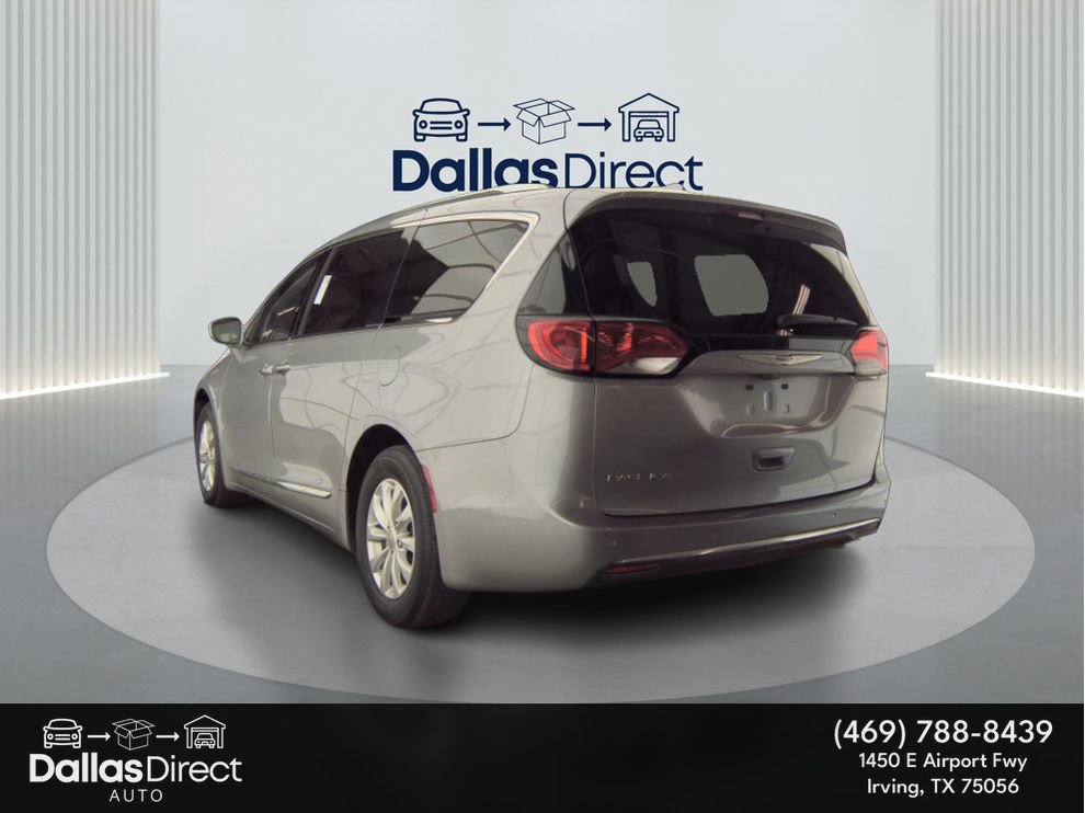 Used 2018 Chrysler Pacifica Touring-L FWD image 9