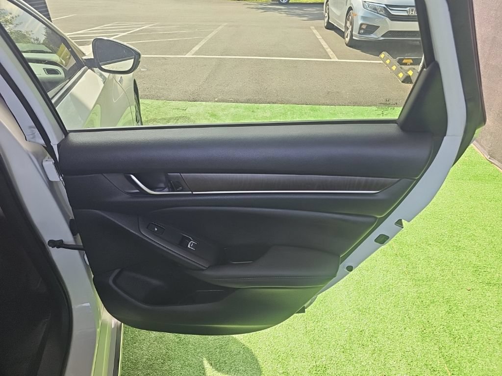 Used 2019 Honda Accord Touring image 38