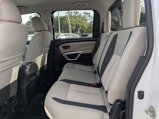 Used 2021 Nissan Titan SV w/ SV Convenience Package image 18