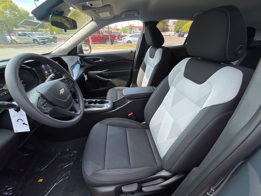 New 2026 Chevrolet Trax LS FWD image 23