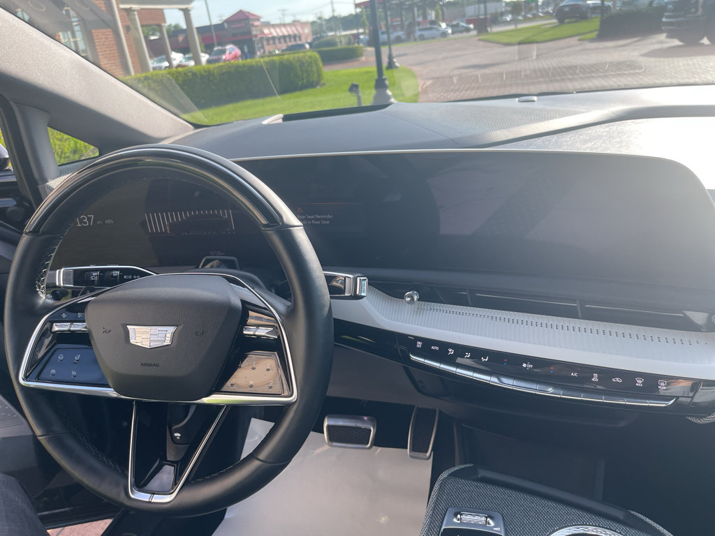 Used 2025 Cadillac Optiq Luxury 2 AWD/4WD image 25