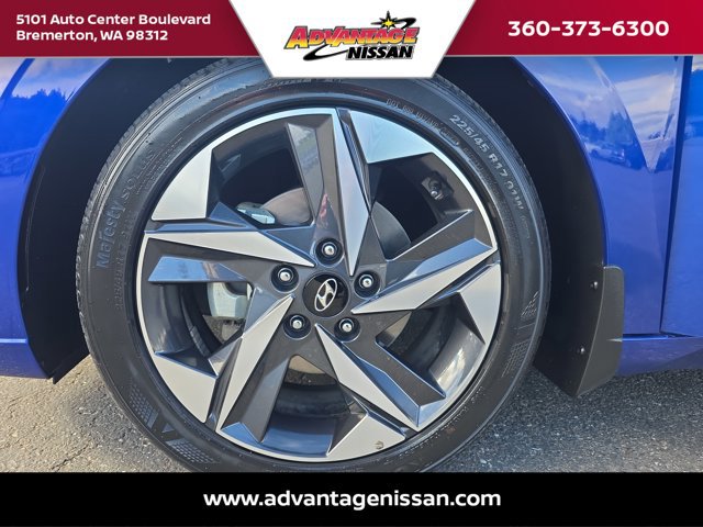 Used 2022 Hyundai Elantra Limited w/ Preferred Accessory Package FWD image 22