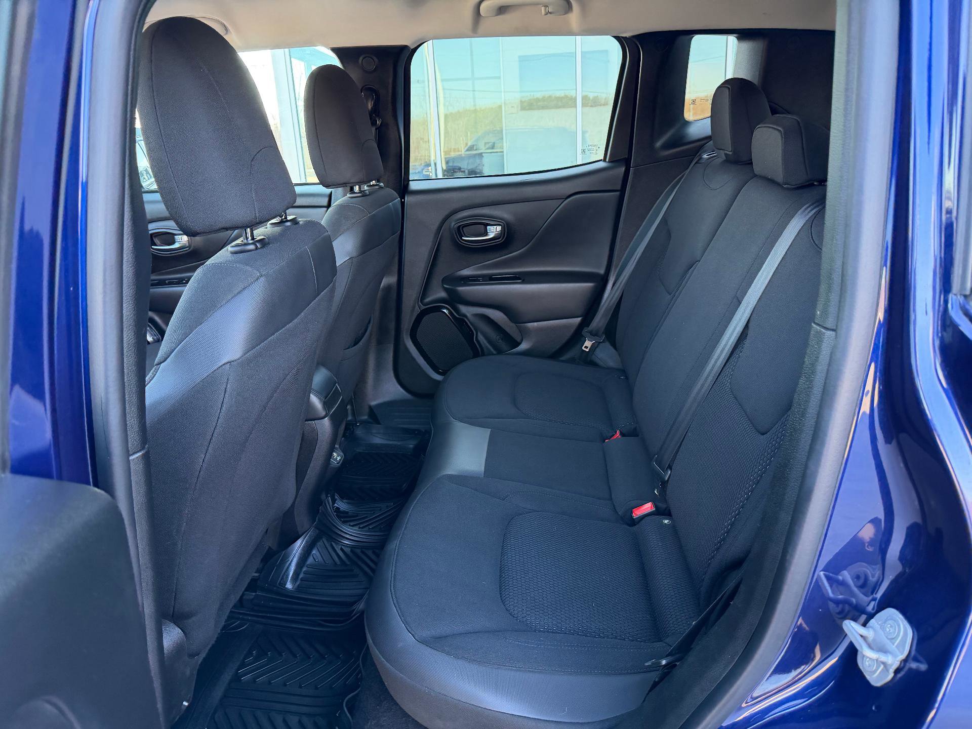 Used 2018 Jeep Renegade Altitude image 17