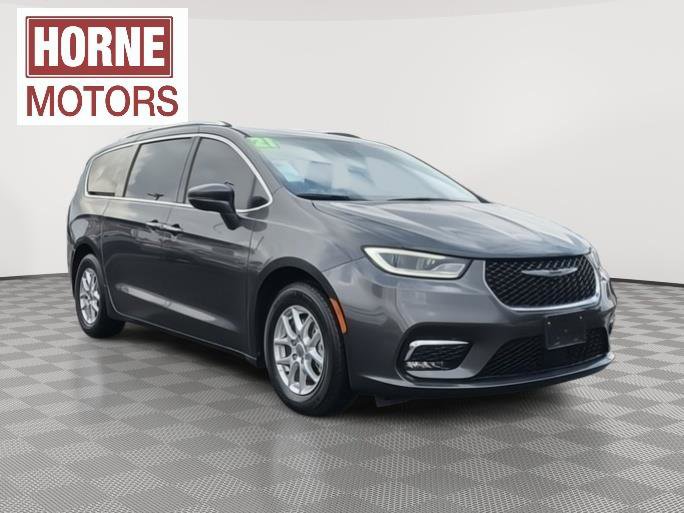 Used 2021 Chrysler Pacifica Touring-L image 10