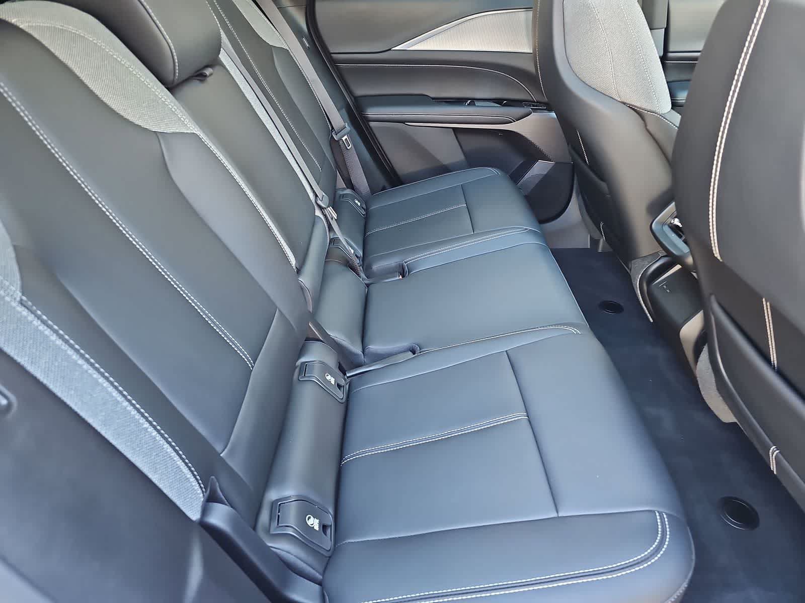 Used 2024 Cadillac Lyriq Tech AWD/4WD image 17