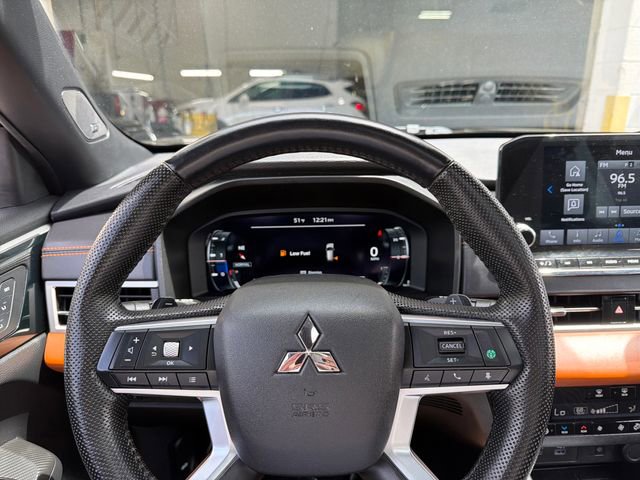 Used 2023 Mitsubishi Outlander SEL 40th Anniversary AWD/4WD image 46