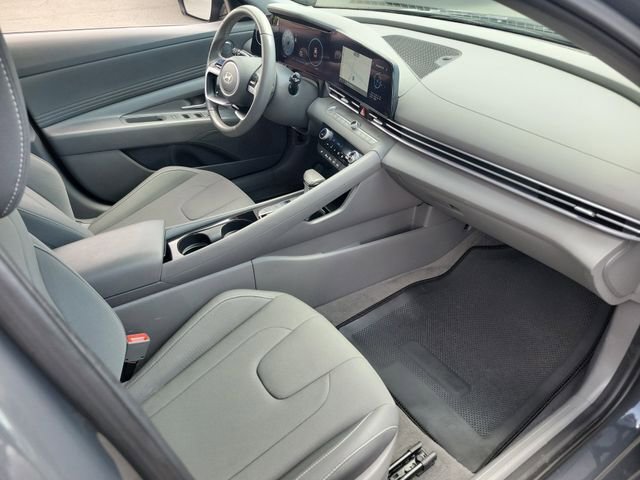 Certified 2025 Hyundai Elantra SEL image 19