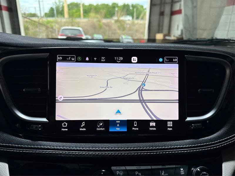 Used 2023 Chrysler Pacifica Touring-L w/ Uconnect Theater Family Group FWD image 40