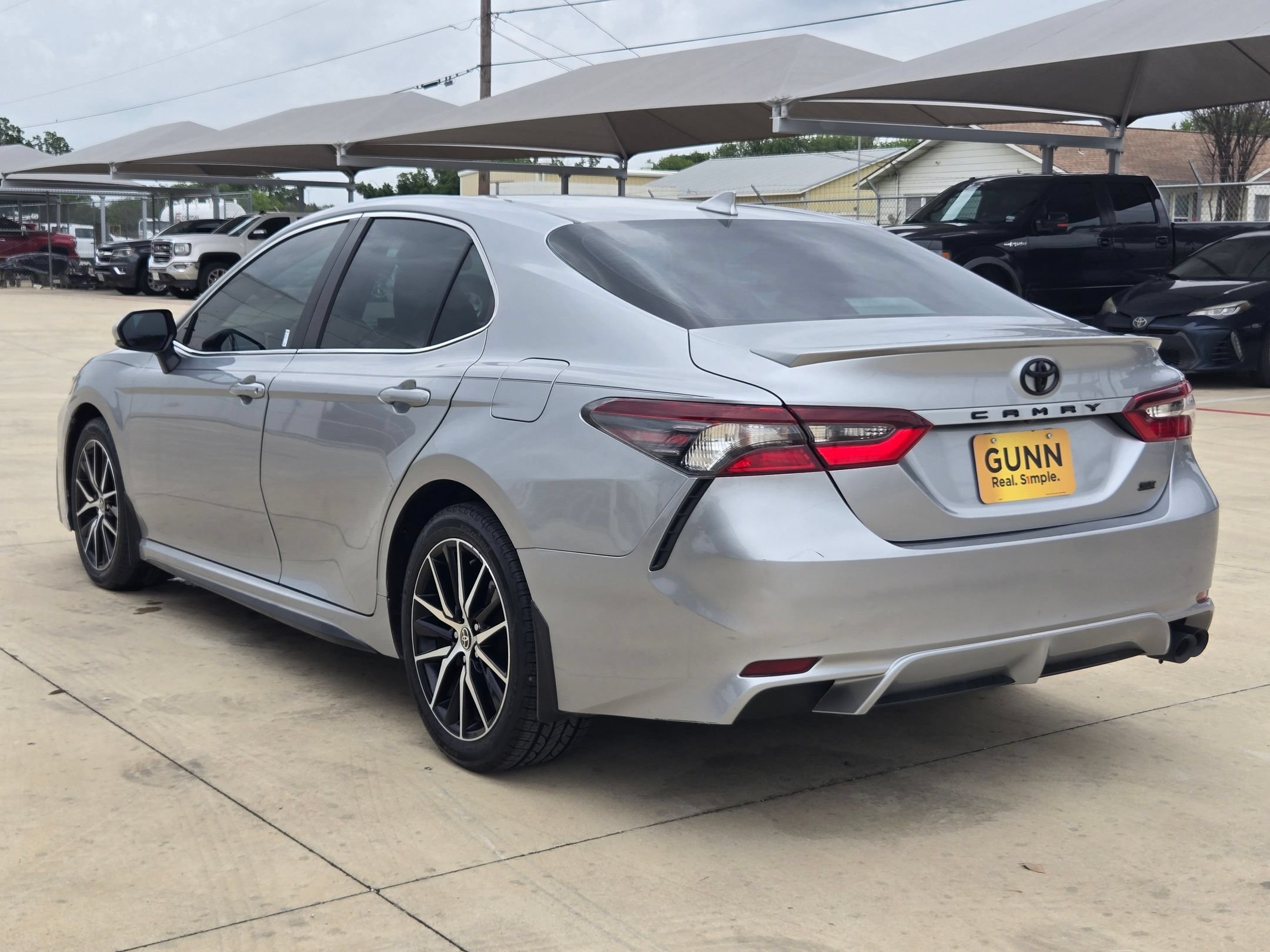 Used 2024 Toyota Camry SE w/ Convenience Package FWD image 5