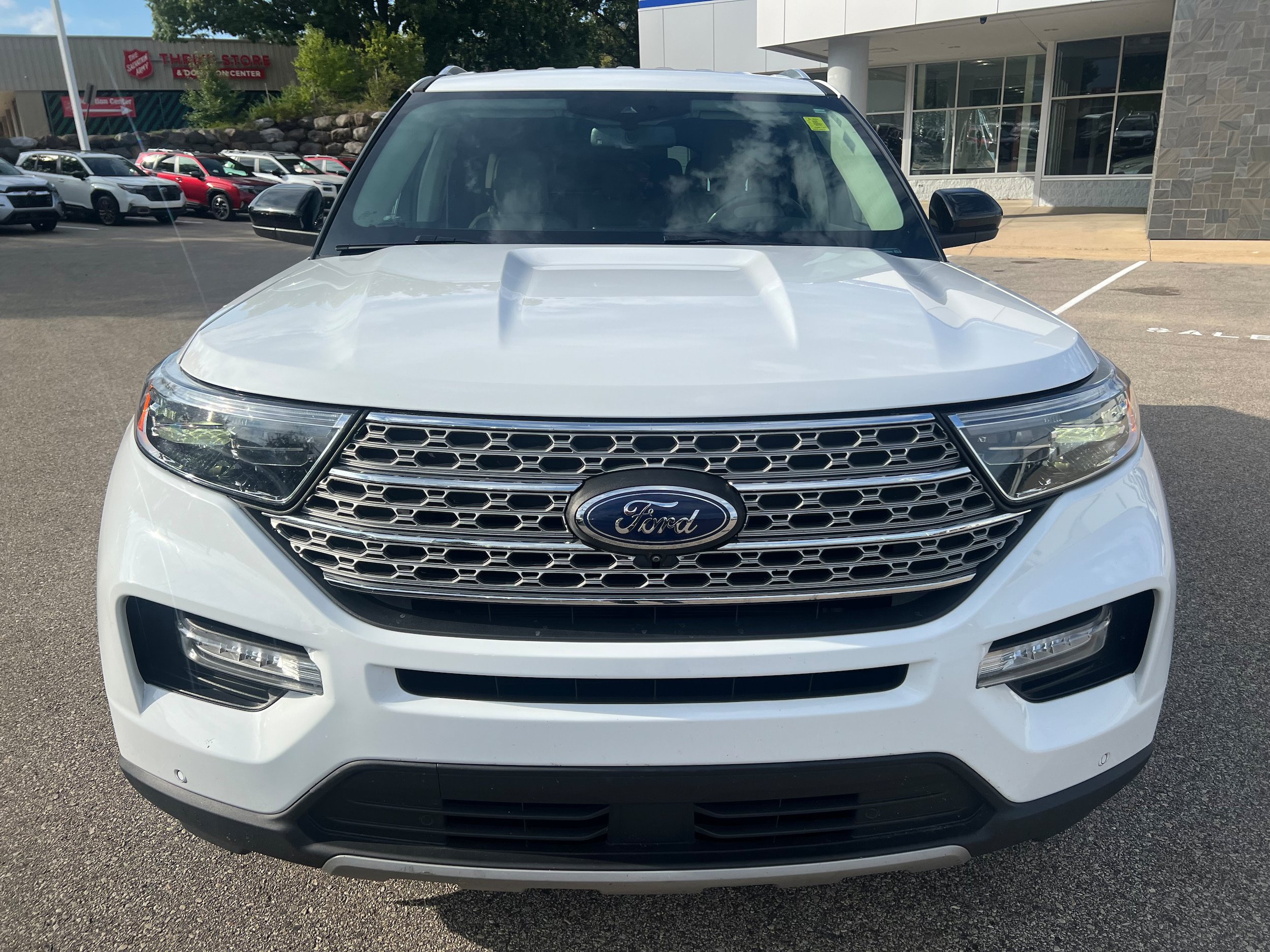 Used 2022 Ford Explorer Limited RWD image 2