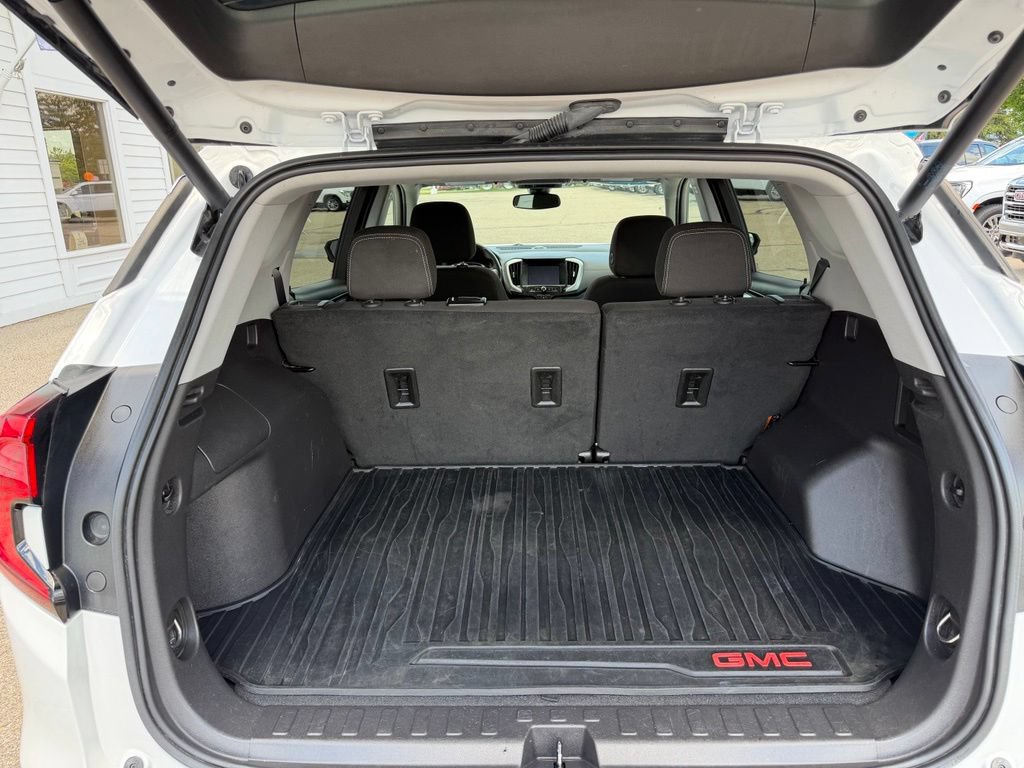 Certified 2024 GMC Terrain SLE w/ Driver Convenience Package FWD image 9