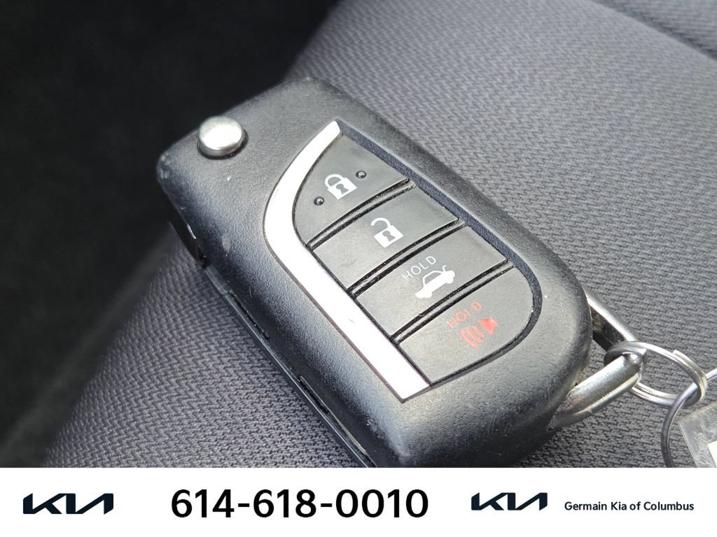Used 2020 Toyota Camry LE FWD image 33