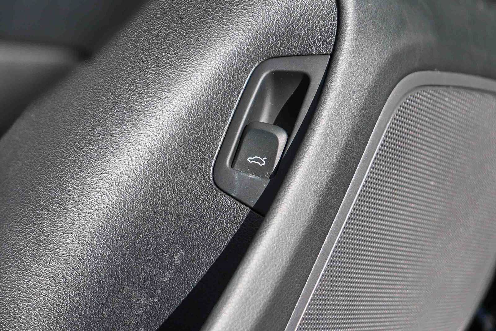 Used 2018 Audi Q3 2.0T Premium Plus w/ Premium Plus Package image 30