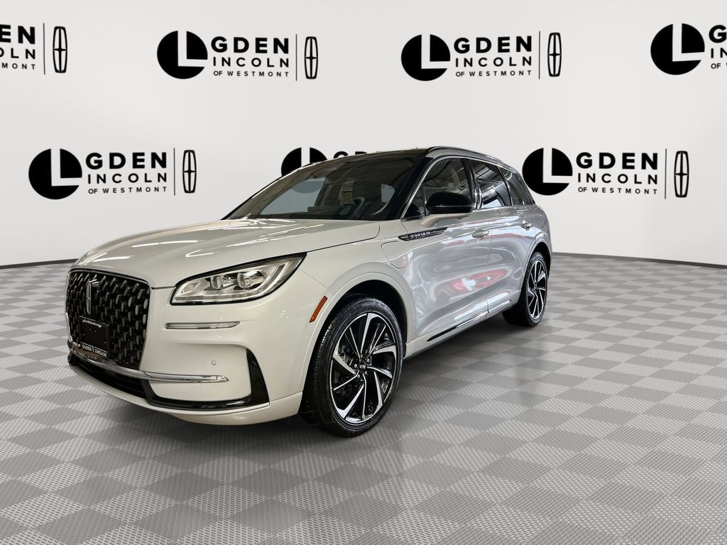 Used 2025 Lincoln Corsair Grand Touring w/ Equipment Group 301A image 4