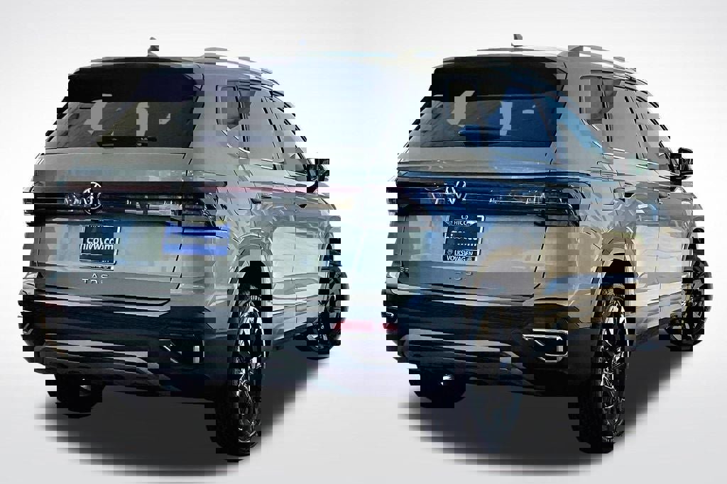 New 2025 Volkswagen Taos SE image 10