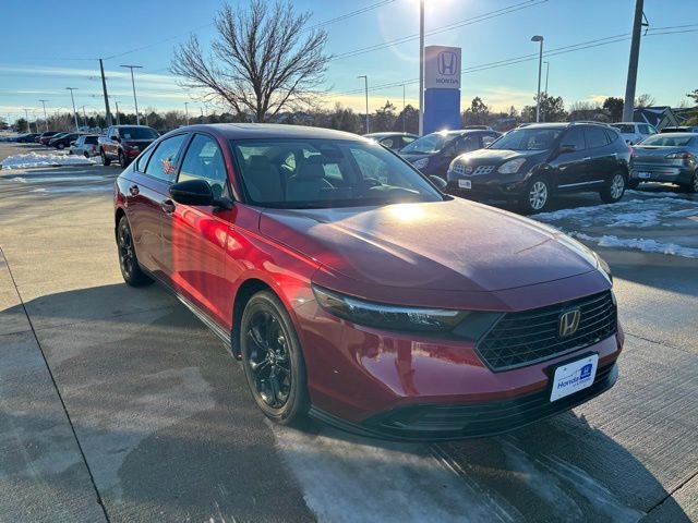 Certified 2025 Honda Accord SE image 3