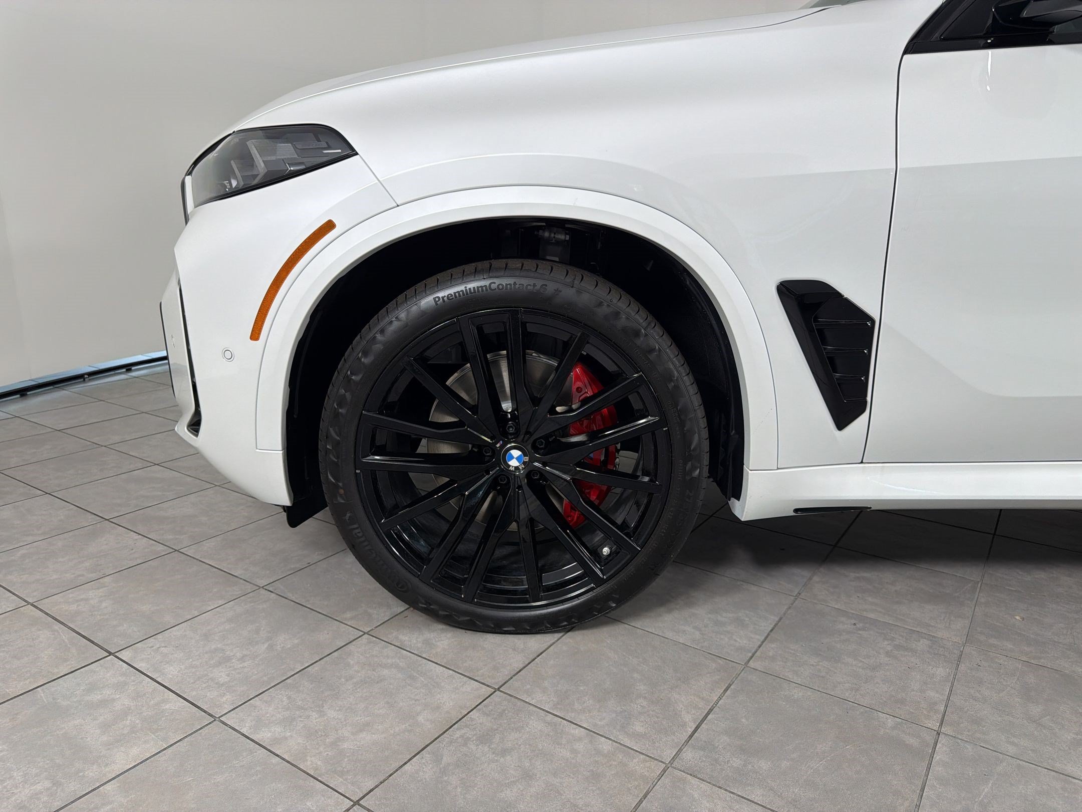 New 2026 BMW X5 xDrive40i w/ M Sport Package AWD/4WD image 12