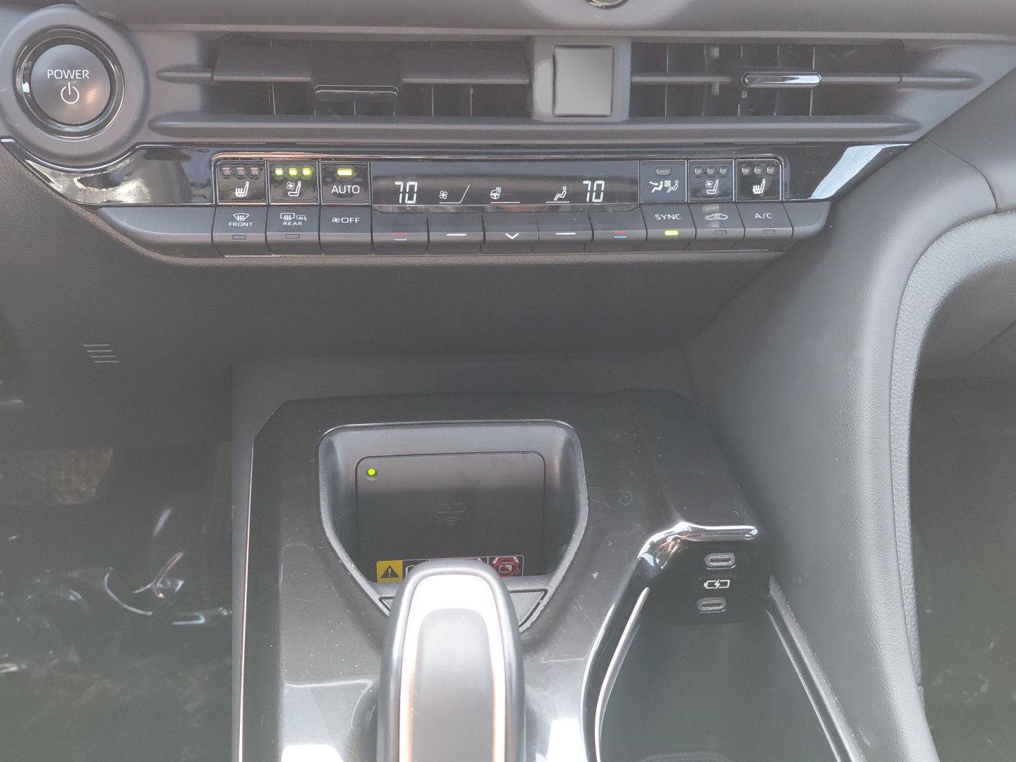 Used 2024 Toyota Crown Limited image 27