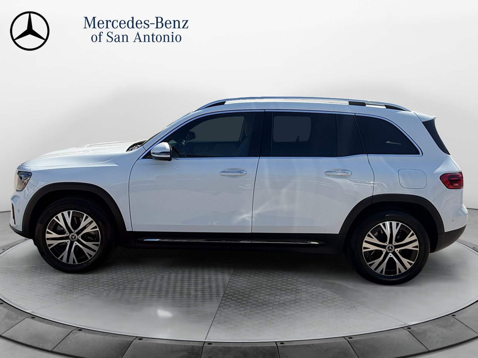 Certified 2025 Mercedes-Benz GLB 250 image 4