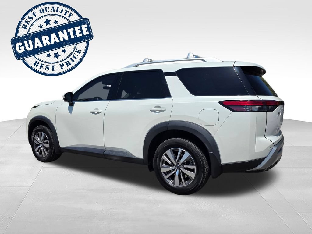 Used 2023 Nissan Pathfinder SL AWD/4WD image 5
