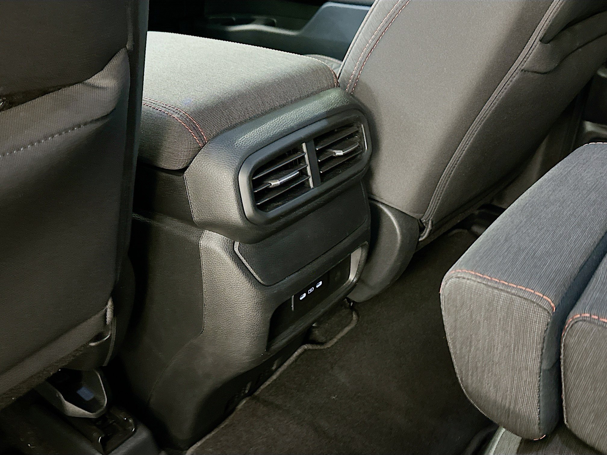 Used 2025 Honda Pilot Sport image 27