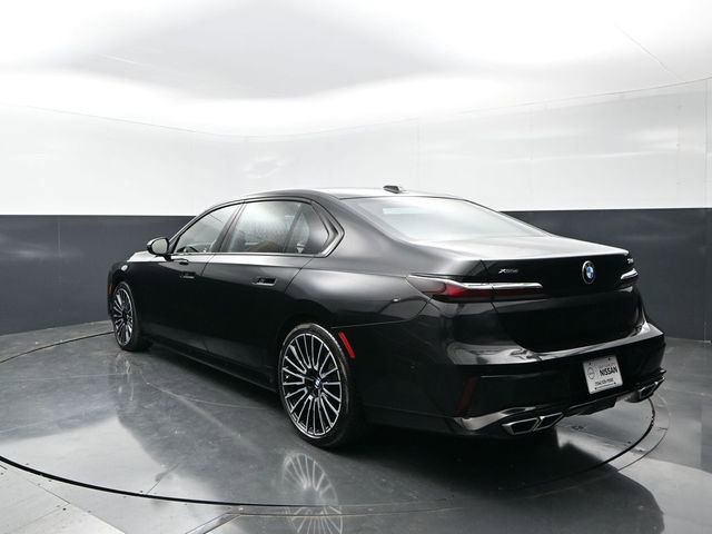 Used 2025 BMW 760i xDrive w/ Executive Package AWD/4WD image 6
