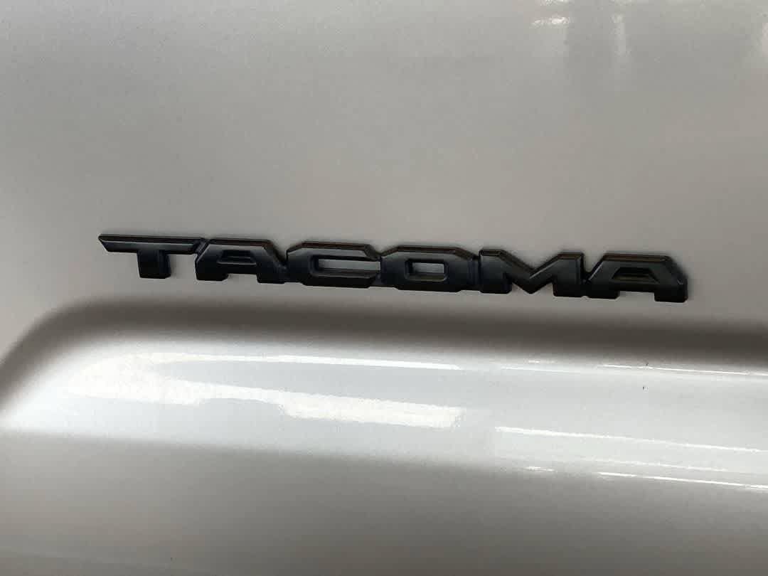 Certified 2020 Toyota Tacoma TRD Off-Road w/ TRD Premium Off Road Package AWD/4WD image 11