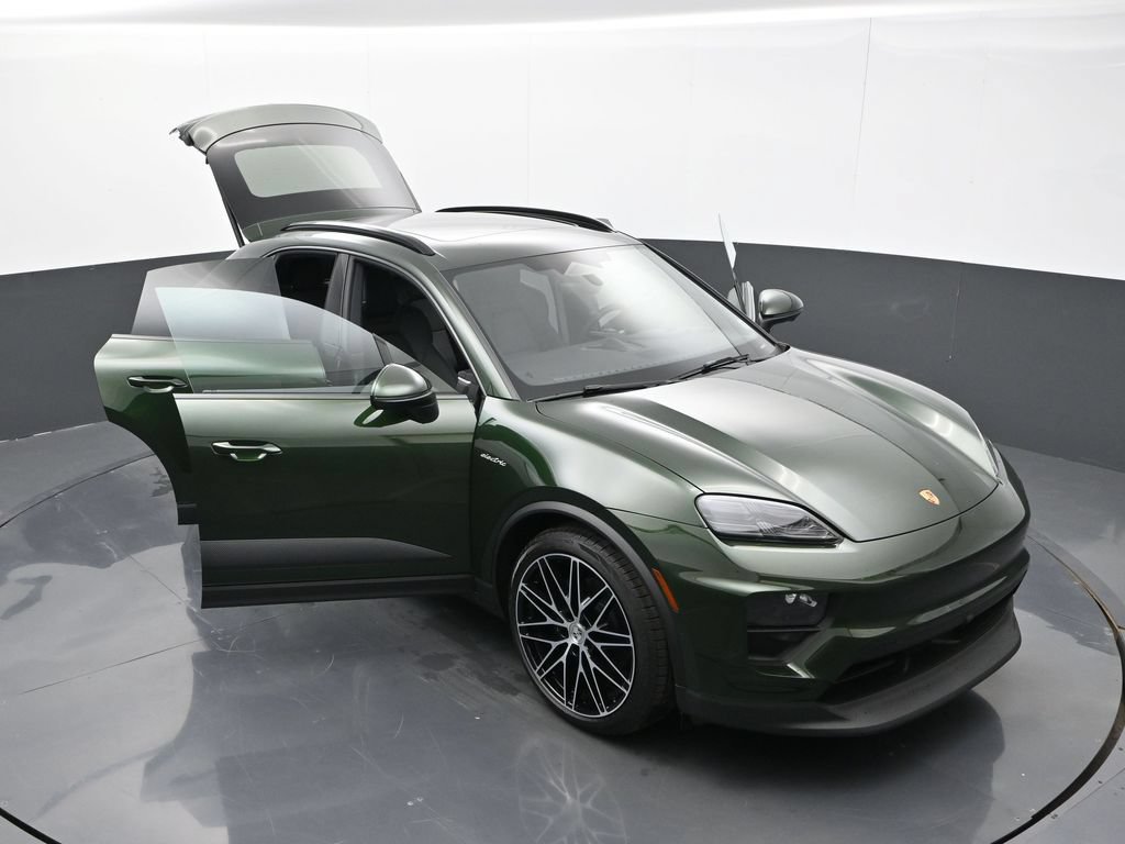 Certified 2025 Porsche Macan Electric RWD image 32