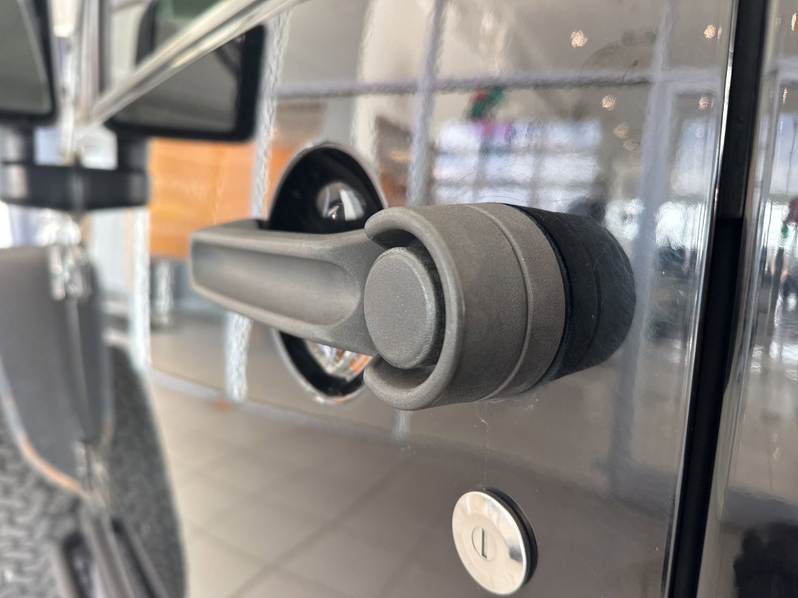 Used 2014 Jeep Wrangler Unlimited Rubicon w/ Max Tow Package image 10