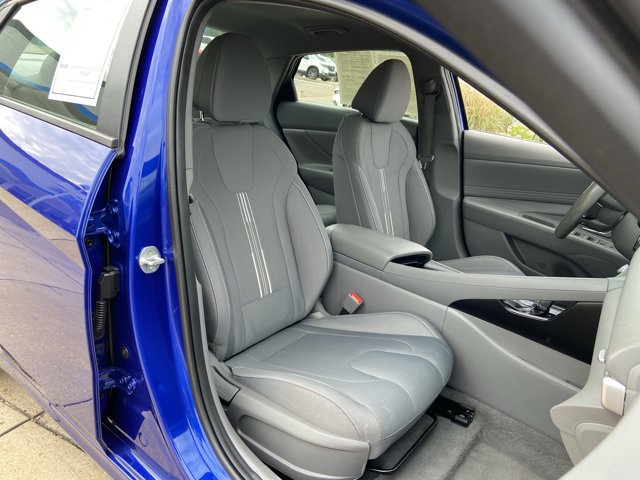 Used 2023 Hyundai Elantra SEL w/ Convenience Package FWD image 20