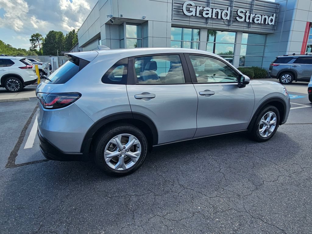 Used 2023 Honda HR-V LX image 7