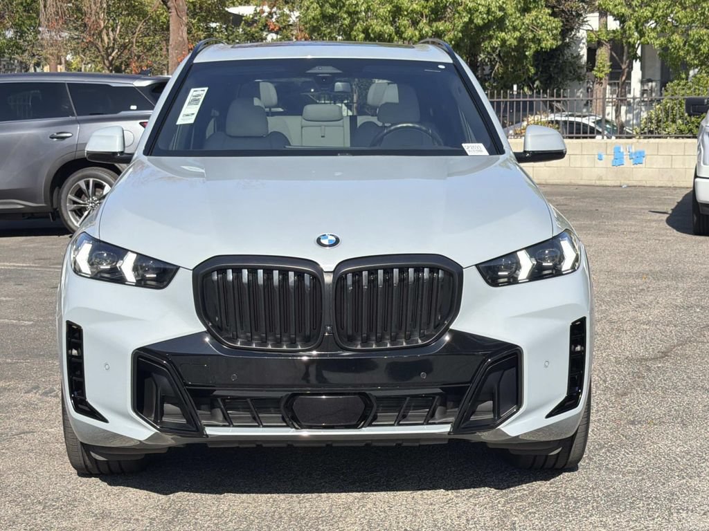 Used 2024 BMW X5 sDrive40i w/ M Sport Package RWD image 3
