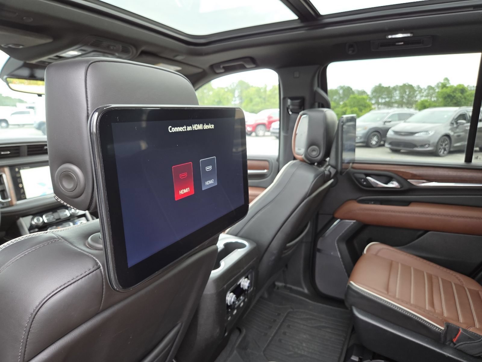 Used 2023 GMC Yukon Denali Ultimate AWD/4WD image 19
