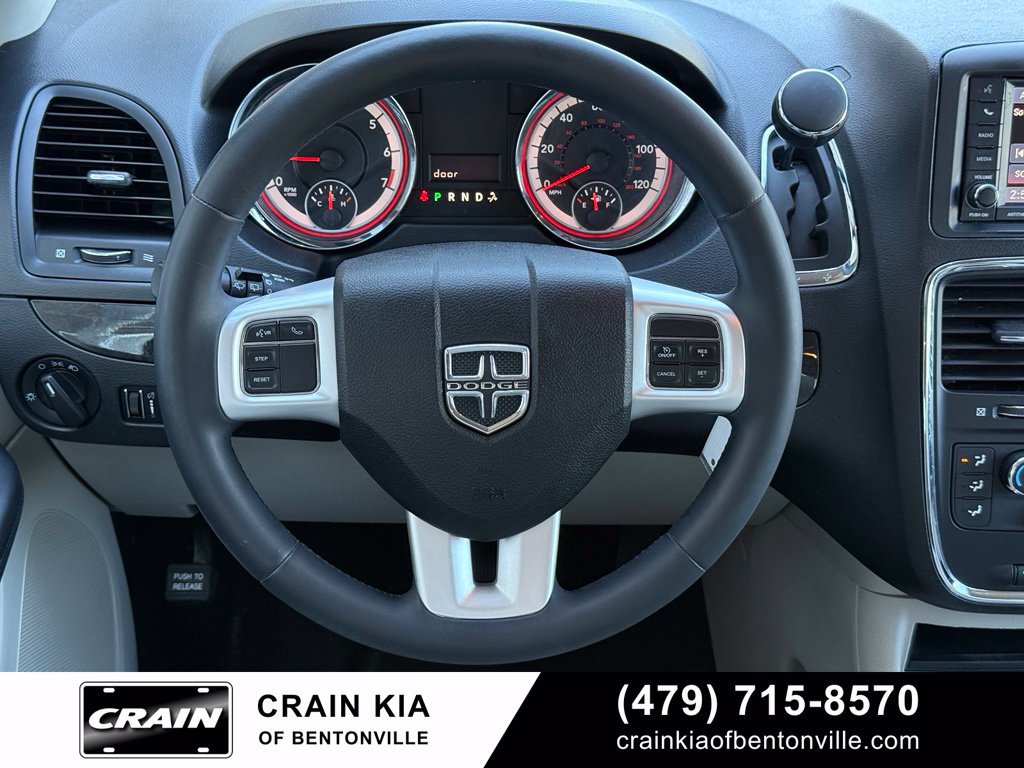 Used 2014 Dodge Grand Caravan SXT w/ UConnect Hands-Free Group FWD image 13