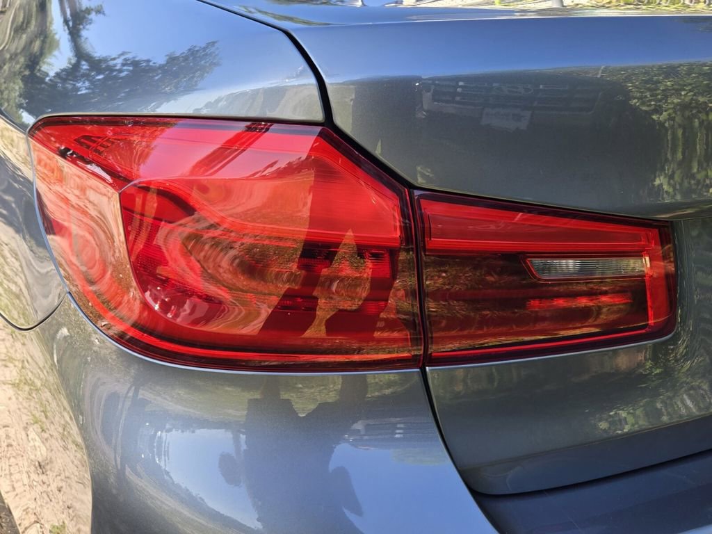 Used 2018 BMW 530e RWD image 6