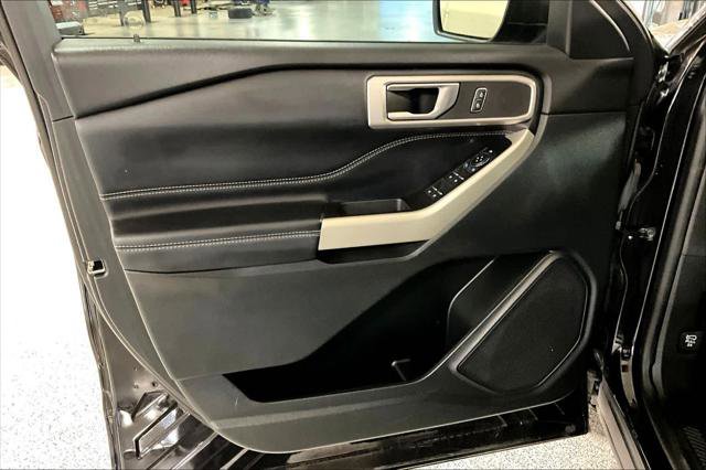 Used 2021 Ford Explorer XLT w/ Equipment Group 202A RWD image 22