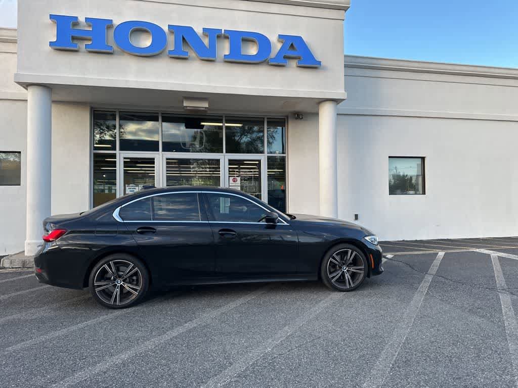 Used 2021 BMW 330e xDrive w/ Premium Package image 17