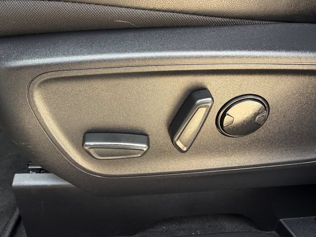 Used 2025 Ford Escape ST-Line w/ Equipment Group 301A FWD image 26