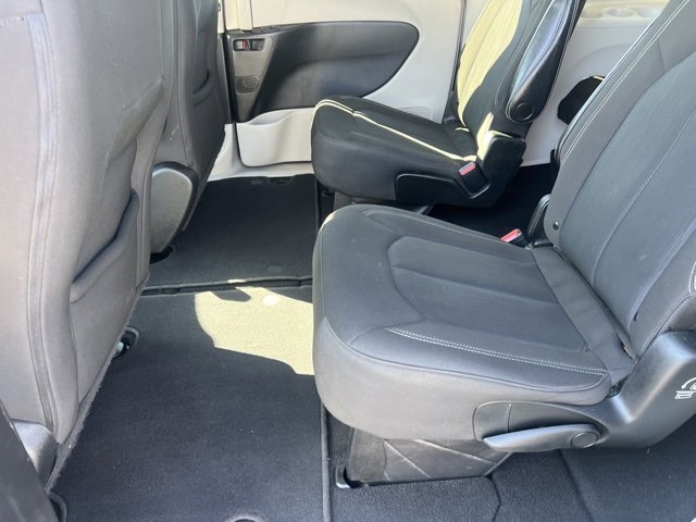 Used 2022 Chrysler Voyager LX image 23